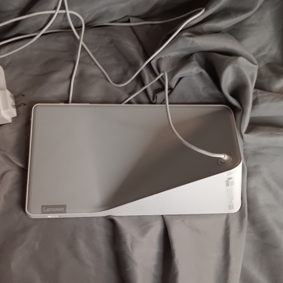 Lenovo smart display - Picture 2 of 3